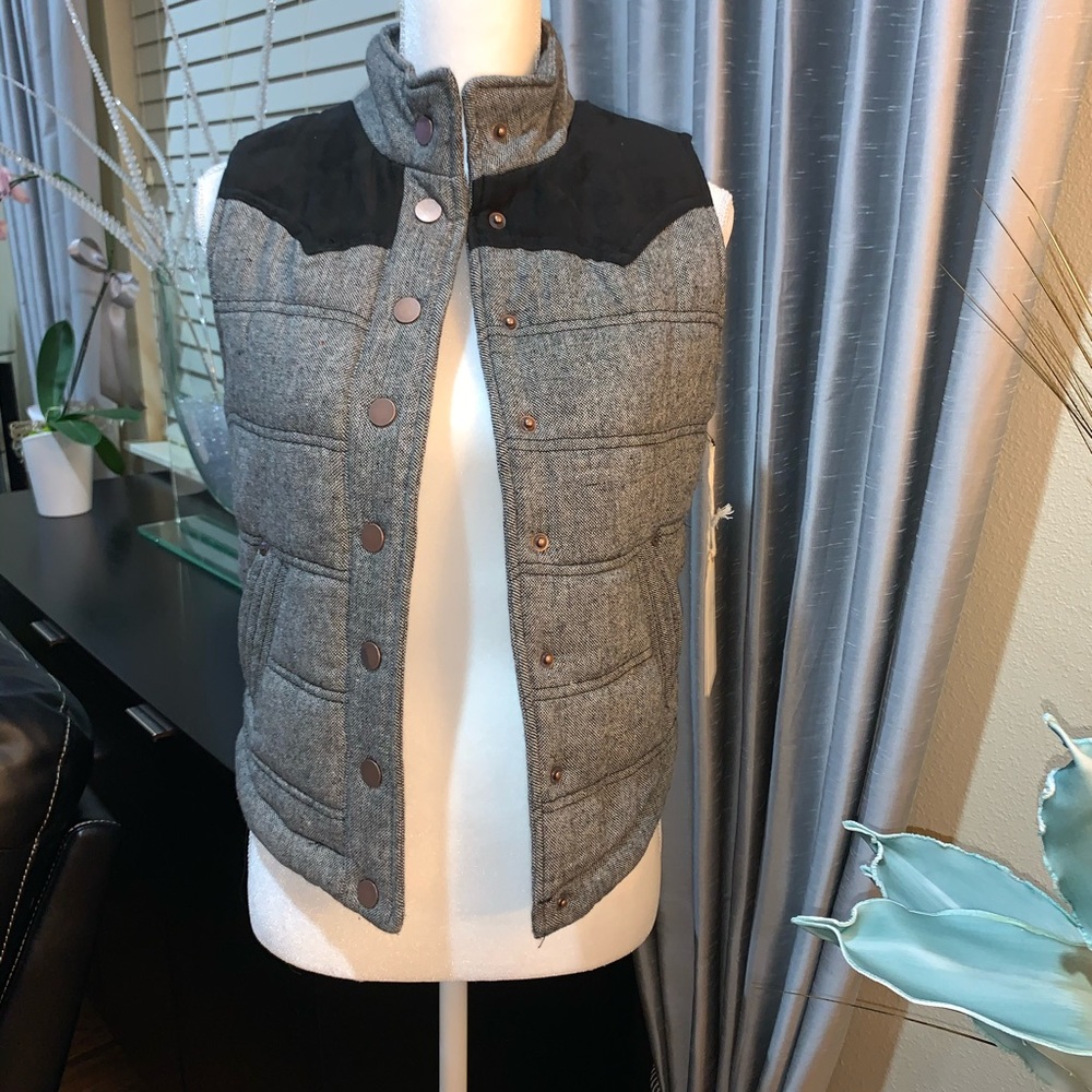 Ci Sono grey quilted short new vest